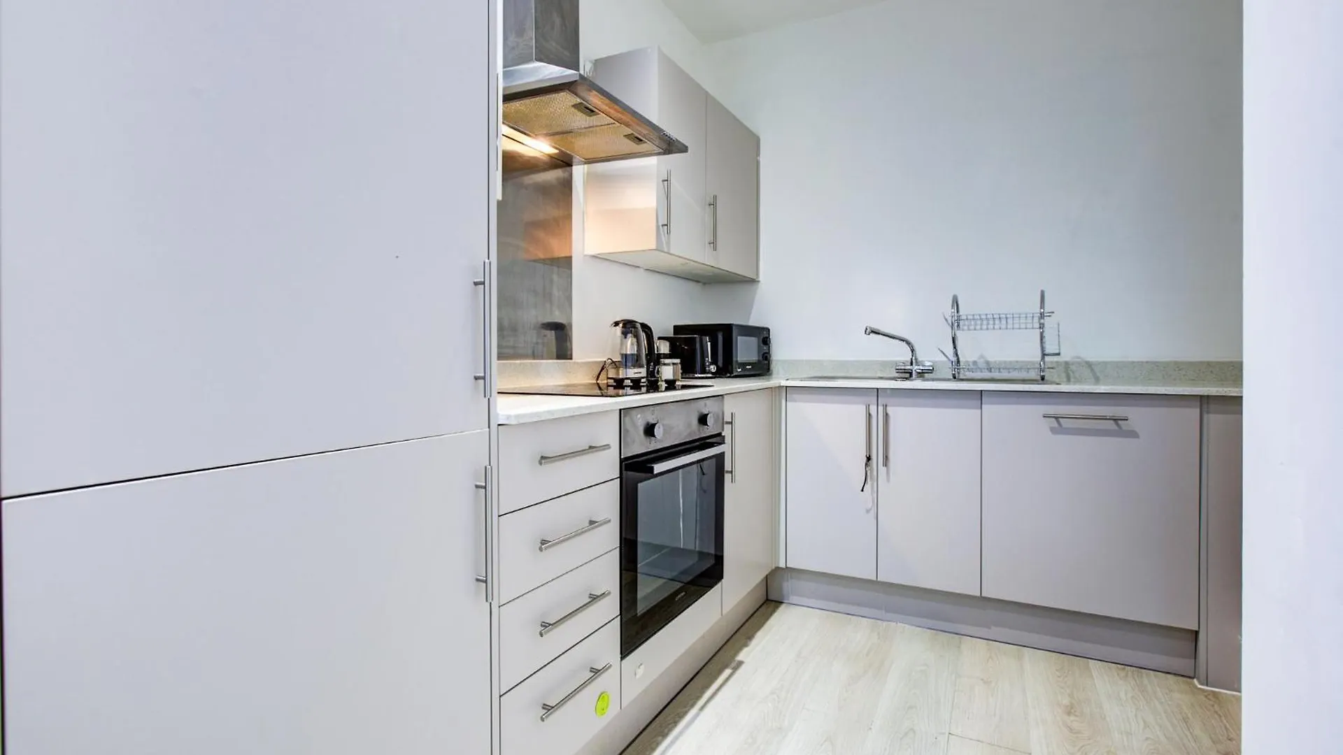 1 Bedroom Flat 6 Mins From Heathrow Airport Flat 25 Harmondsworth