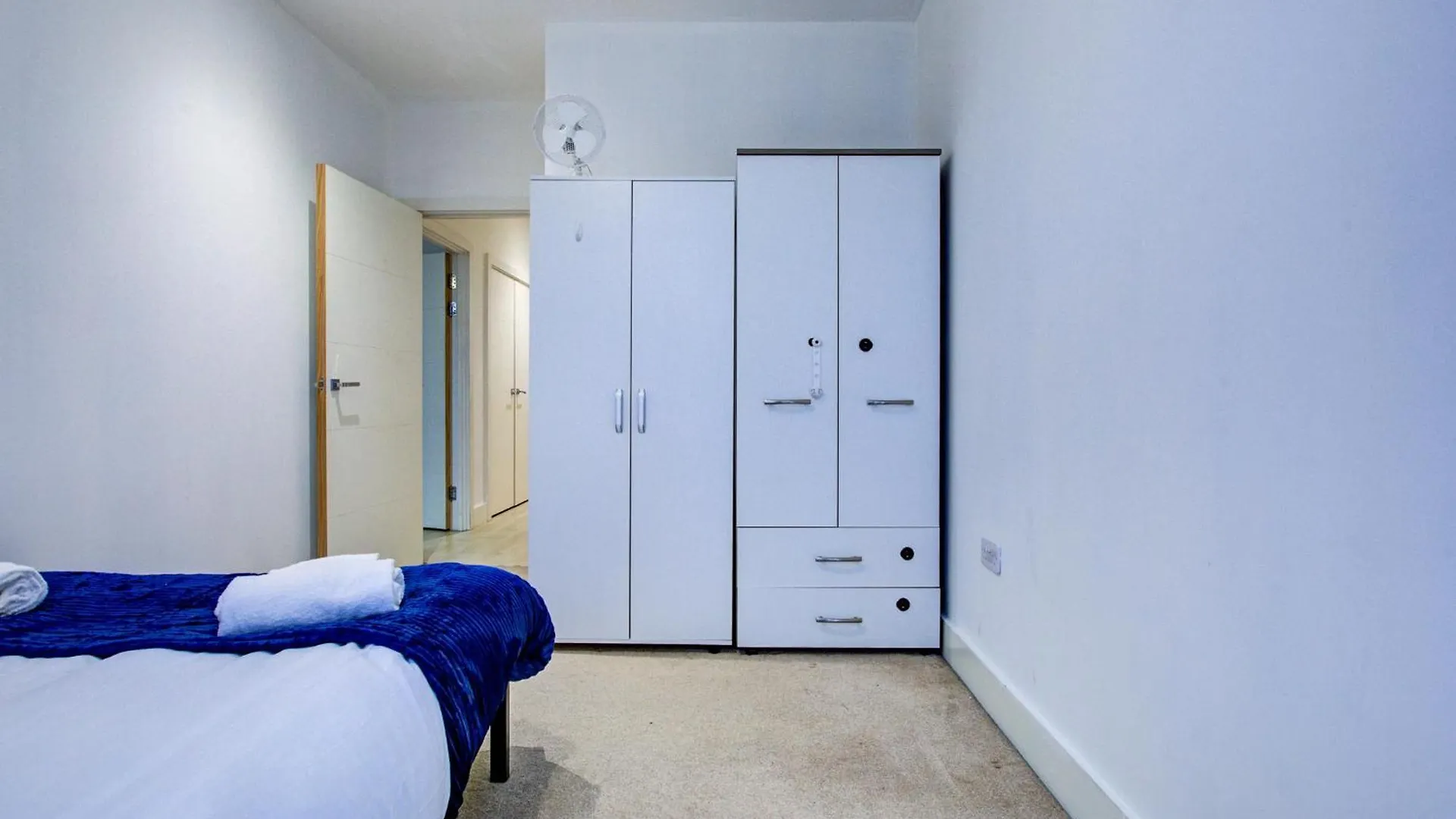Daire 1 Bedroom Flat 6 Mins From Heathrow Airport Flat 25 Harmondsworth Birleşik Krallık